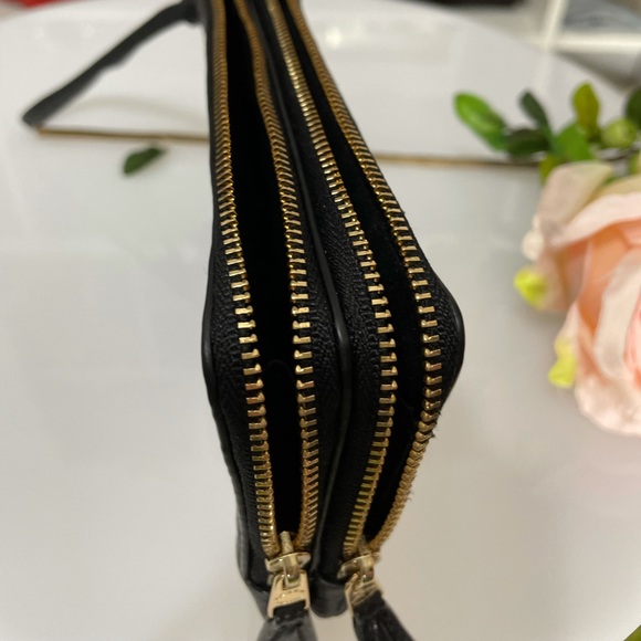 Preloved authentic Coach Wristlet small black - Picture 6 of 6